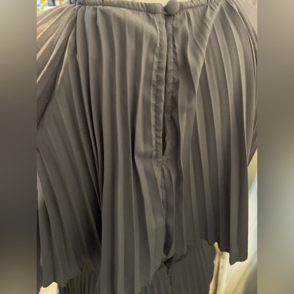 Pre-owned beautiful ASOS long shoulder ruffle and pleated A skirt - Picture 4 of 6